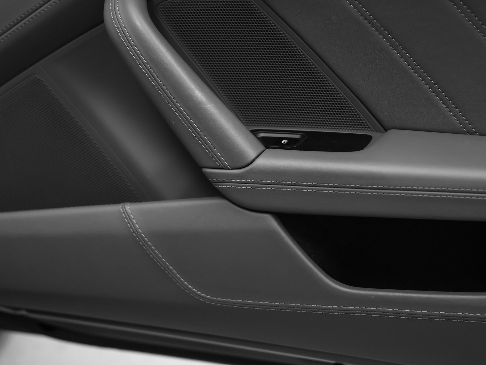 Used 2021 Porsche 911 Turbo S image 40