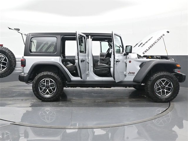 Used 2024 Jeep Wrangler Unlimited Rubicon w/ Capability Package image 47