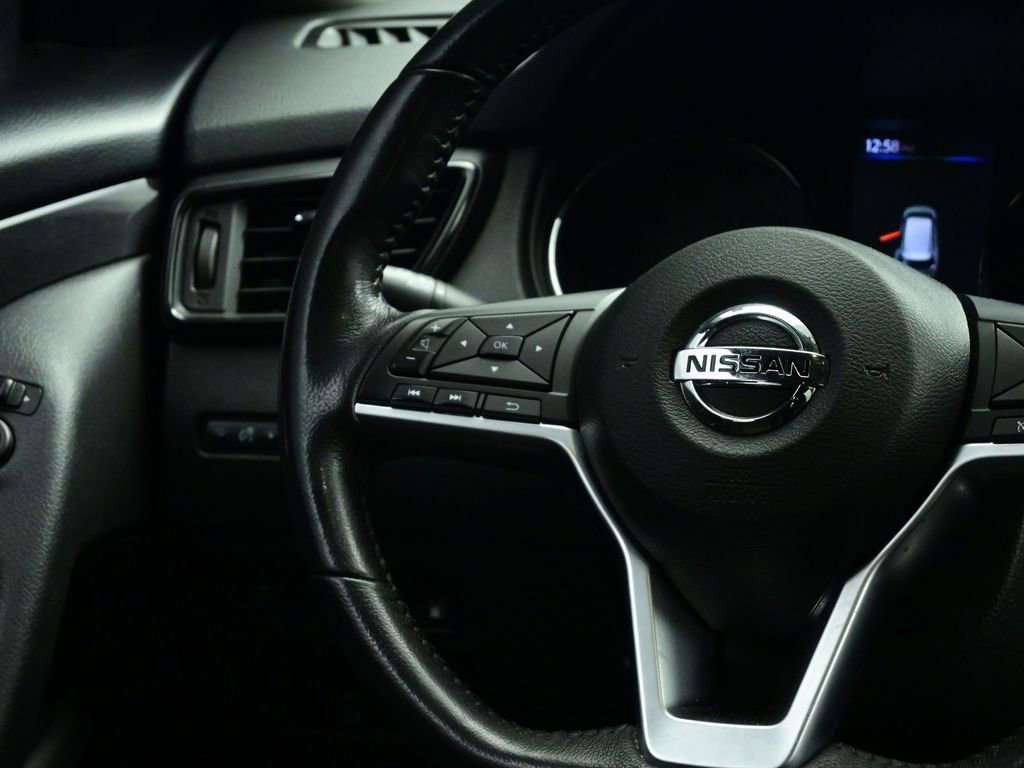 Used 2018 Nissan Rogue SV image 41