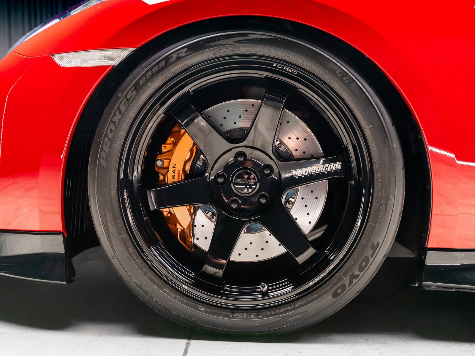 Used 2023 Nissan GT-R Premium w/ Floor Mat Package image 3