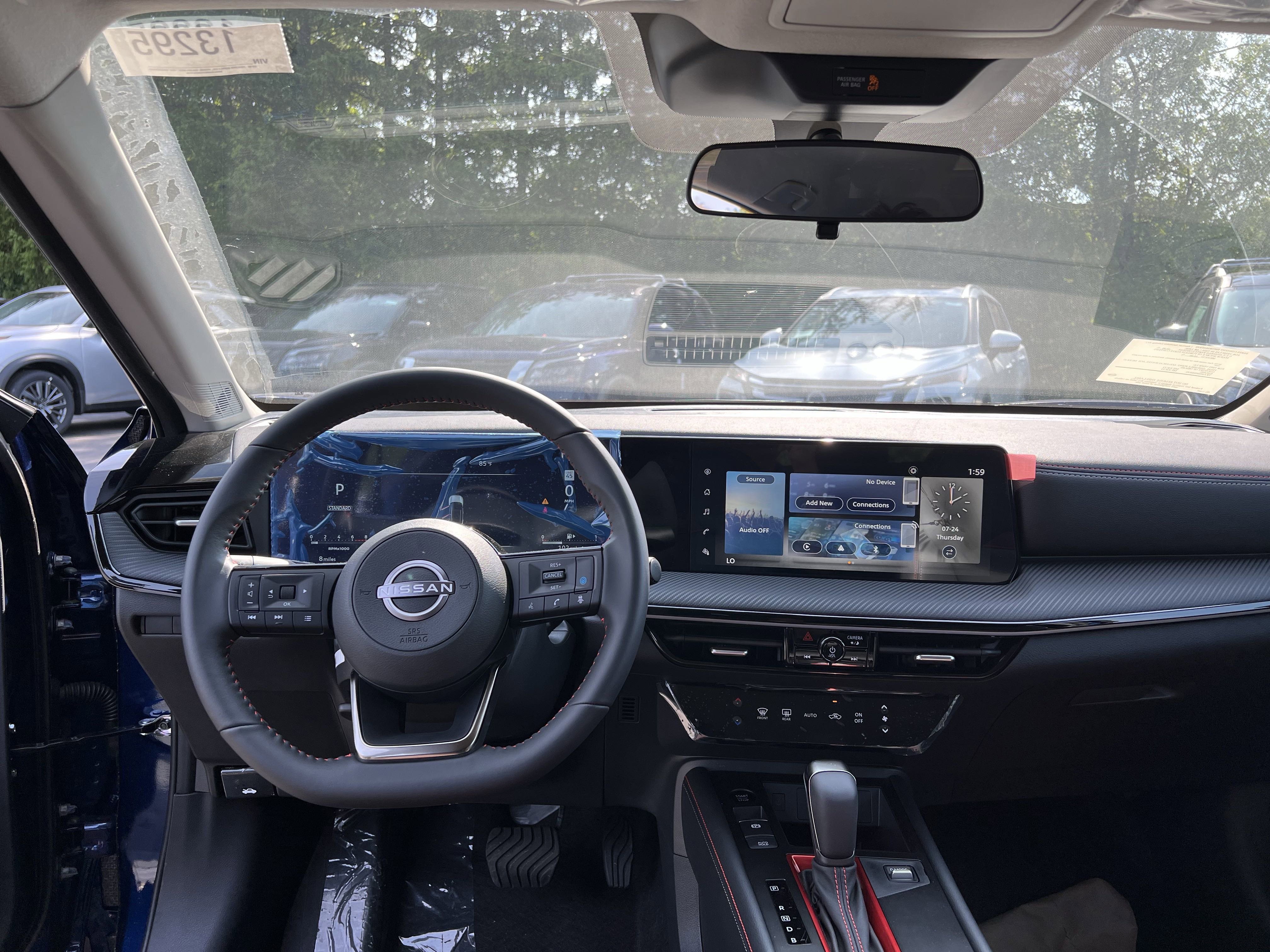 New 2025 Nissan Kicks SR image 4