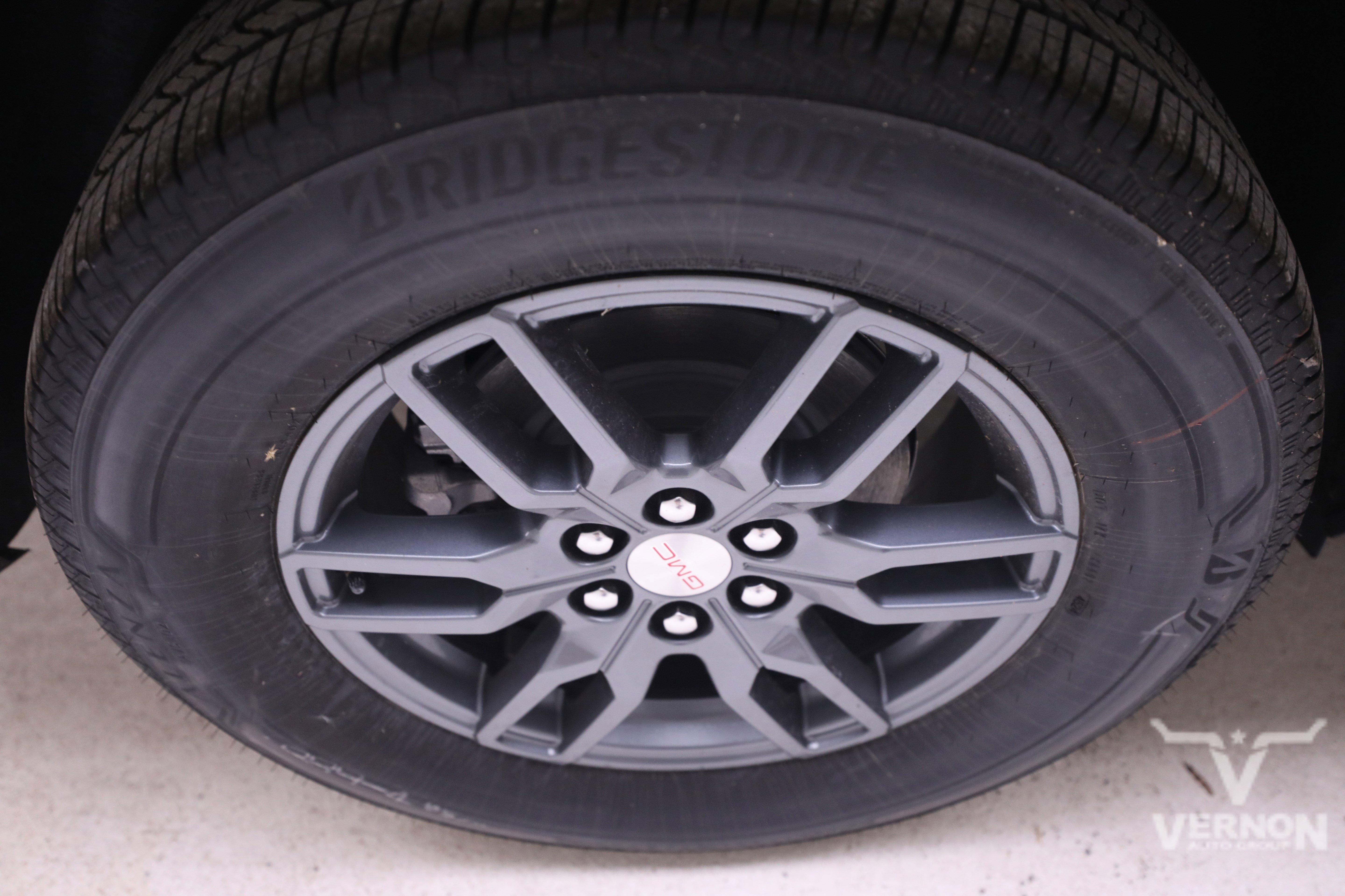 New 2025 GMC Acadia Elevation image 33