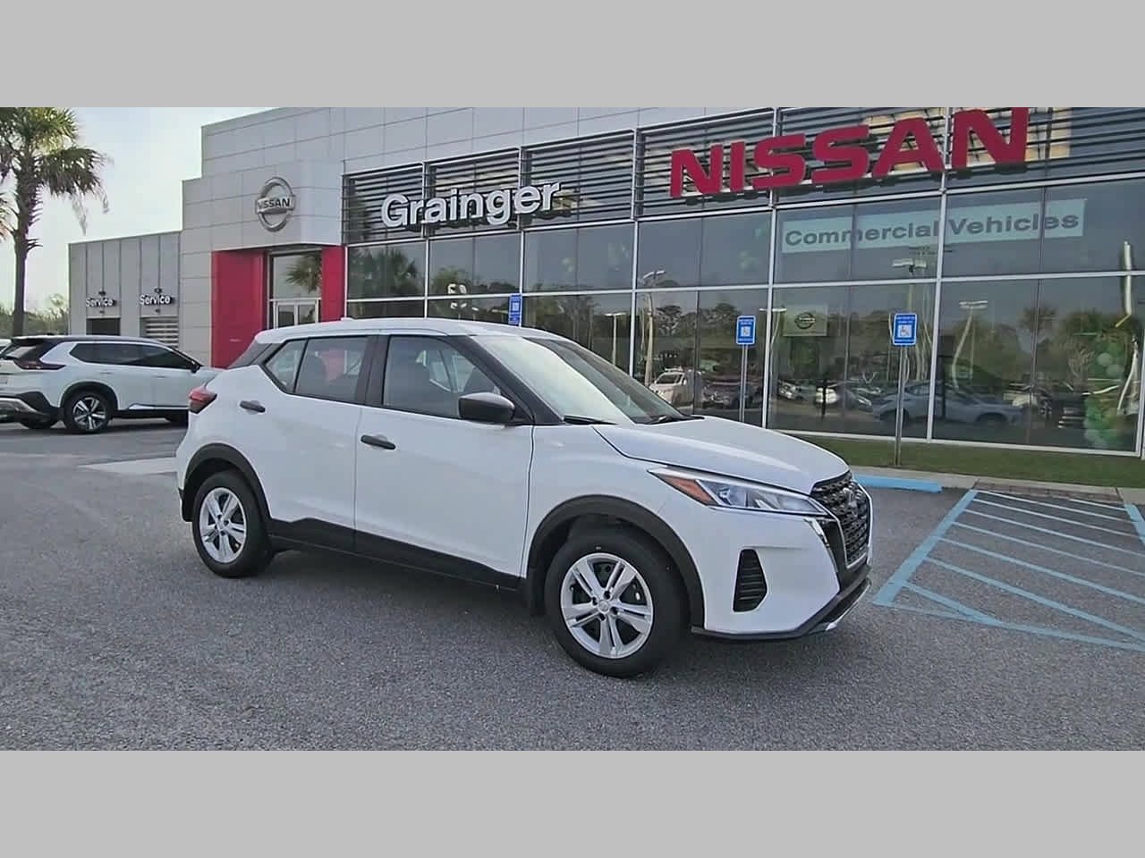 New 2025 Nissan Kicks Play S image 37