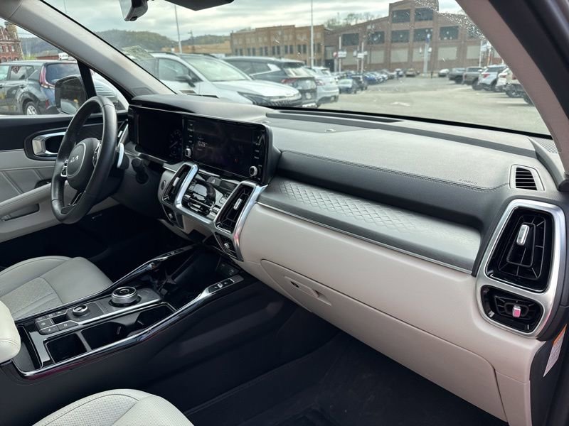 Used 2023 Kia Sorento SX Prestige w/ Panoramic Sunroof Package image 11