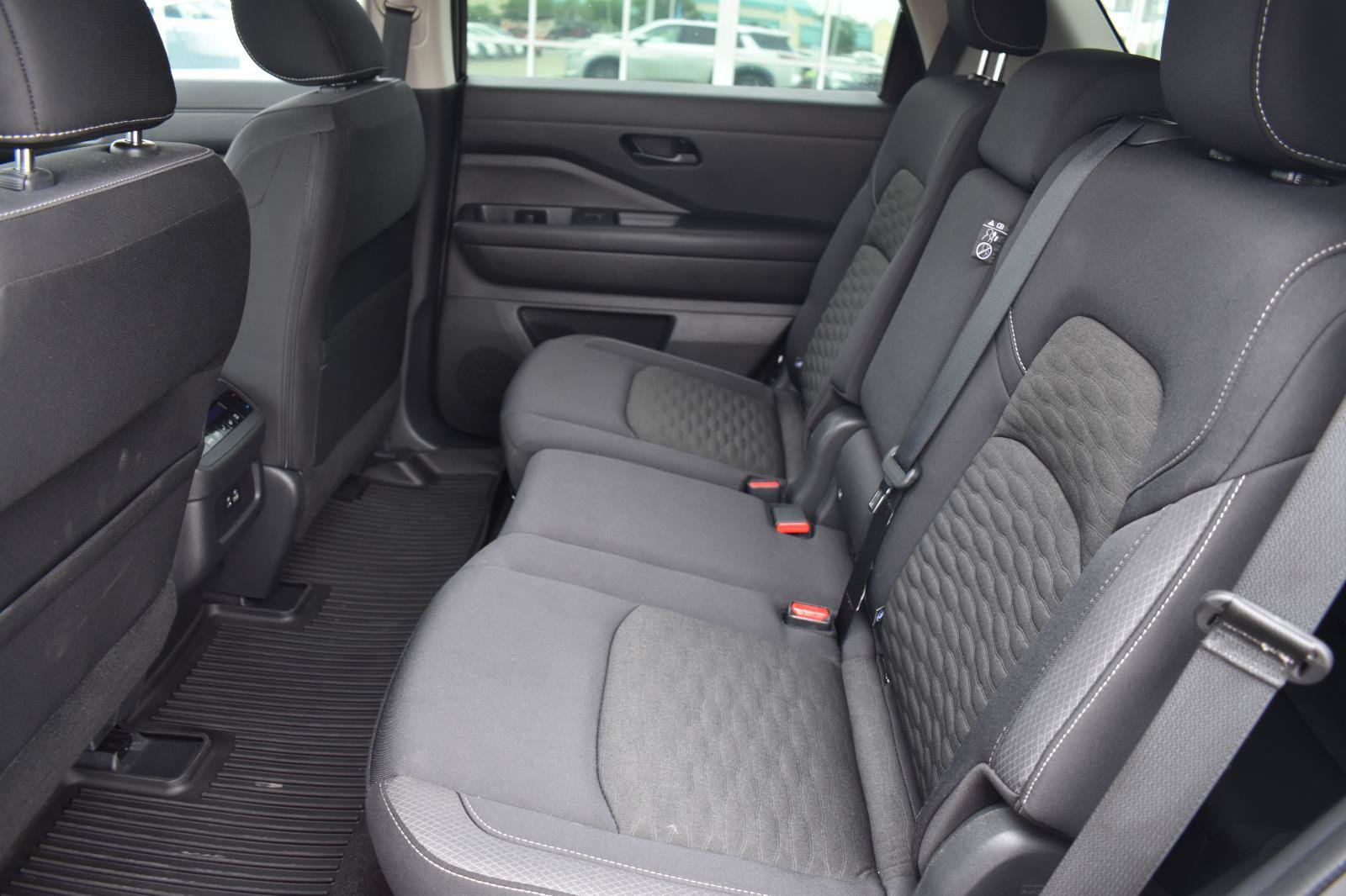 Used 2024 Nissan Pathfinder SV FWD image 49