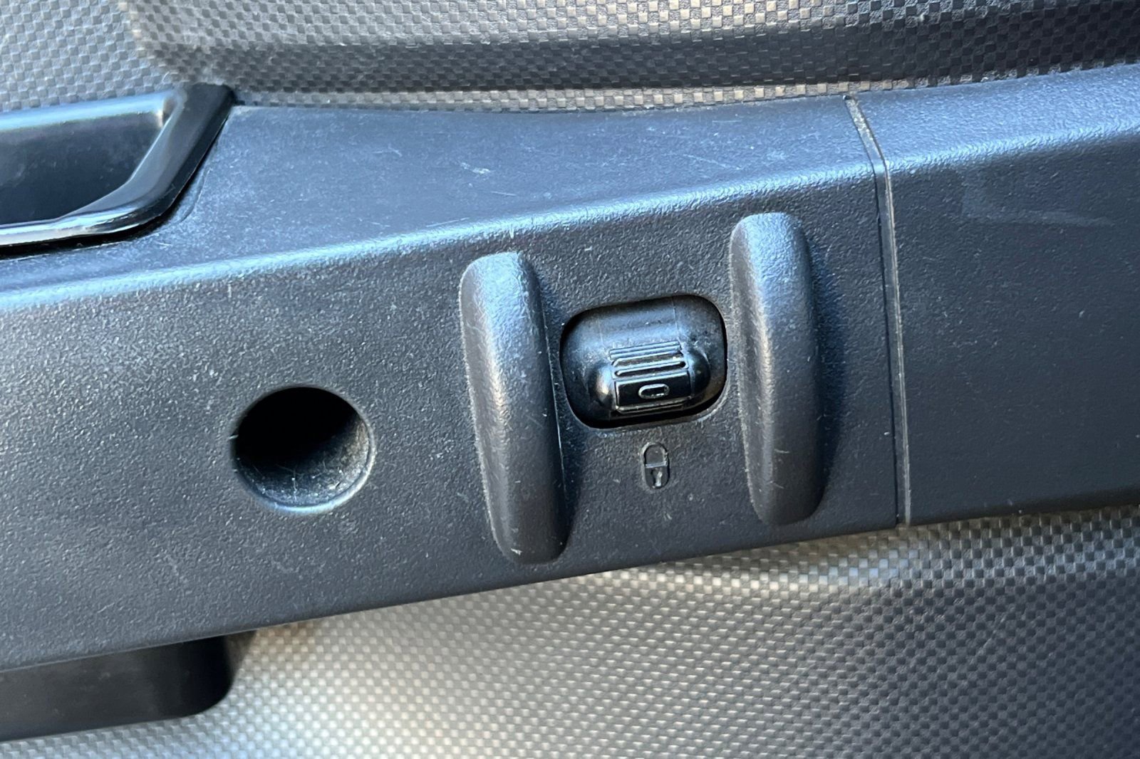 Used 2008 Jeep Wrangler Unlimited Rubicon w/ Dual Top Group image 14