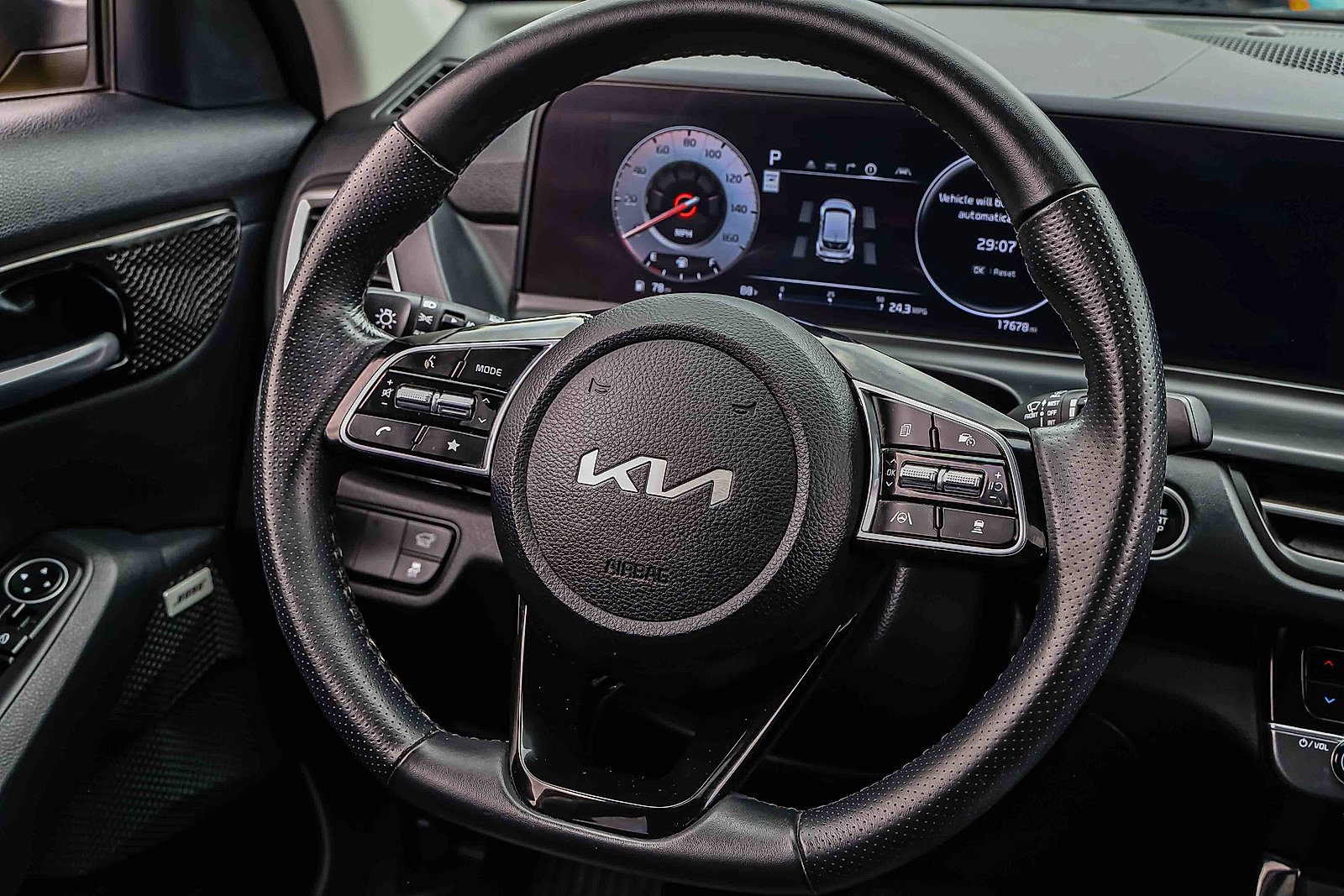Certified 2024 Kia Seltos SX w/ SX Sunroof Package AWD/4WD image 14
