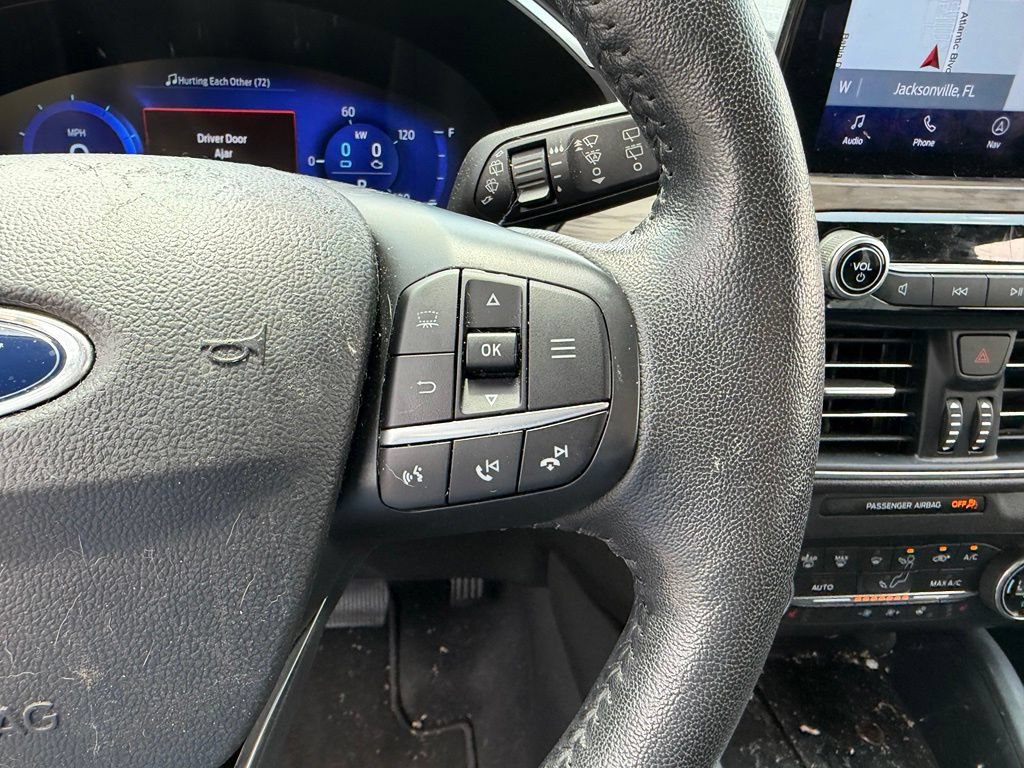 Used 2020 Ford Escape Titanium FWD image 27
