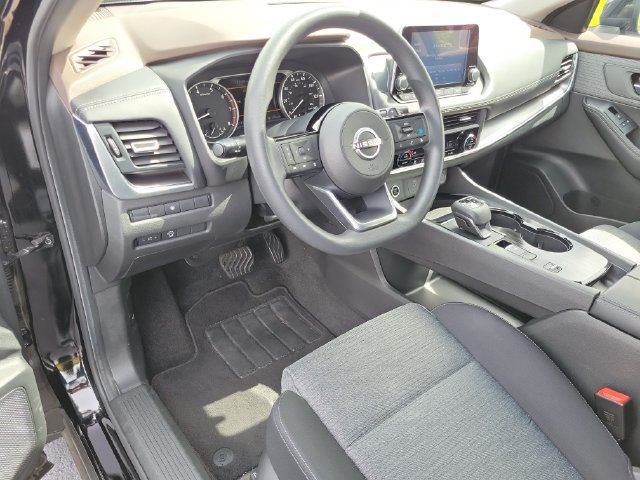 Used 2023 Nissan Rogue SV FWD image 22