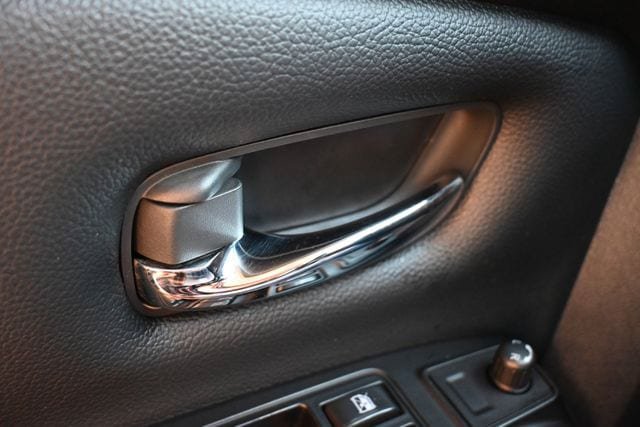 Used 2024 Nissan Titan SV AWD/4WD image 37