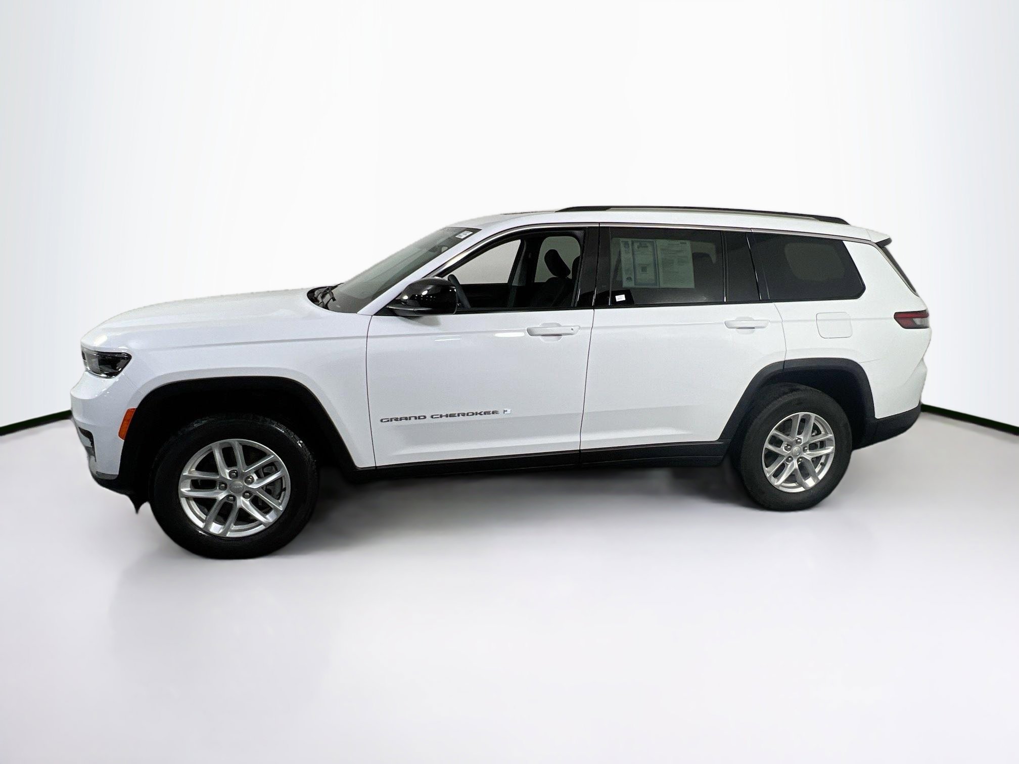 Used 2023 Jeep Grand Cherokee L Laredo AWD/4WD image 8