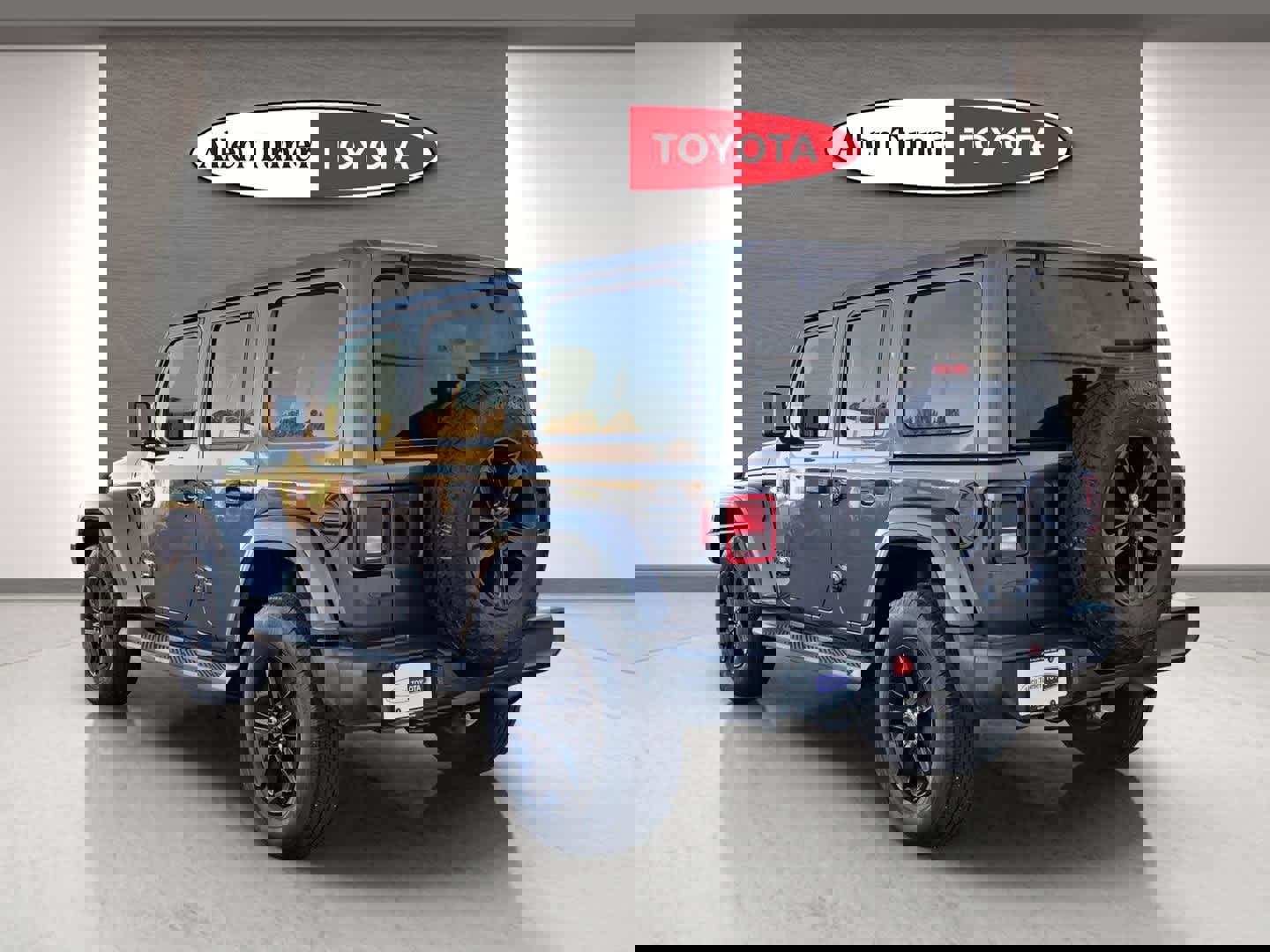 Used 2021 Jeep Wrangler Unlimited Sahara image 8