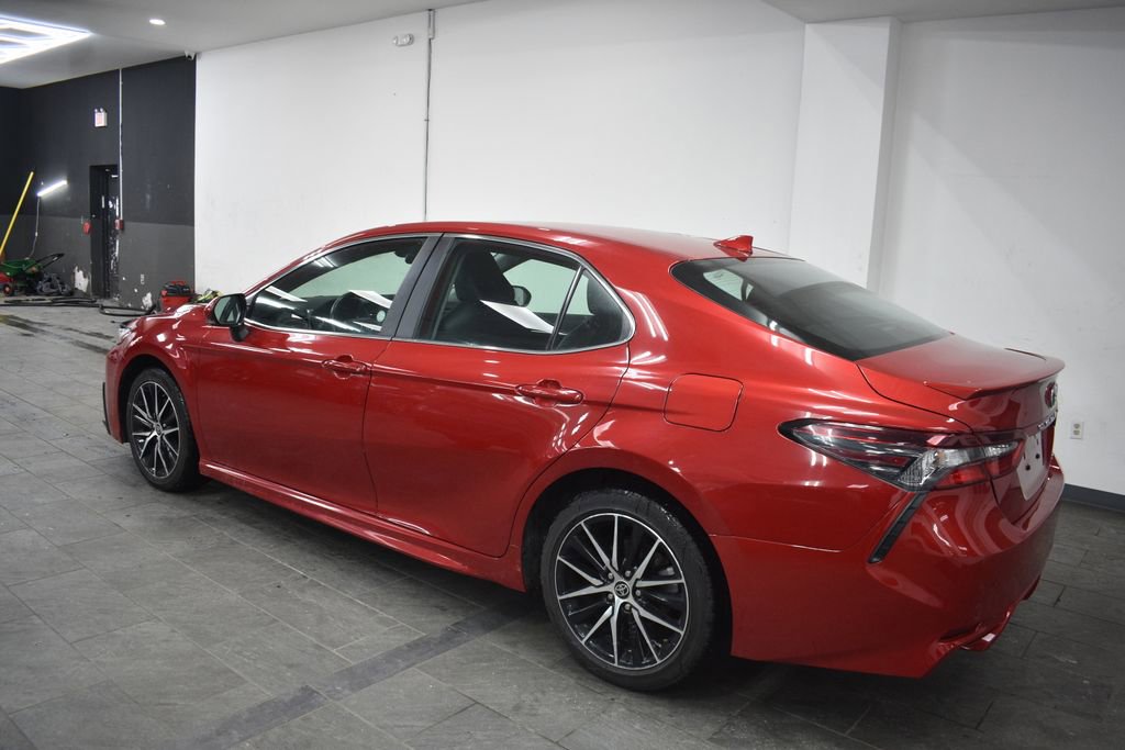 Used 2024 Toyota Camry SE image 7