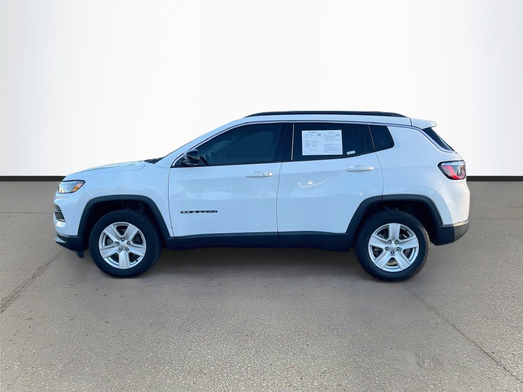 Used 2022 Jeep Compass Latitude w/ Sun and Sound Group AWD/4WD image 4