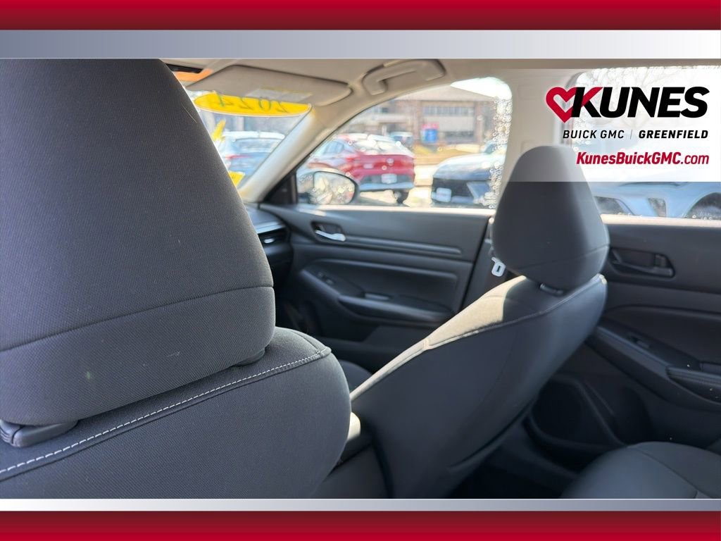 Used 2024 Nissan Altima 2.5 SV FWD image 29