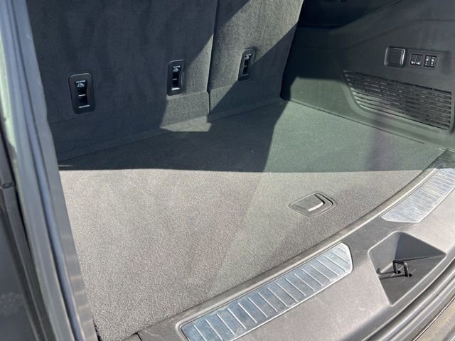 Certified 2024 Chevrolet Suburban RST w/ Luxury Package image 20