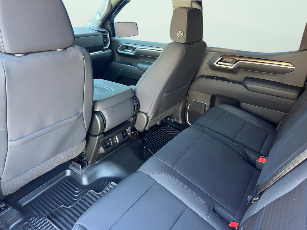 Used 2022 Chevrolet Silverado 1500 LT AWD/4WD image 41