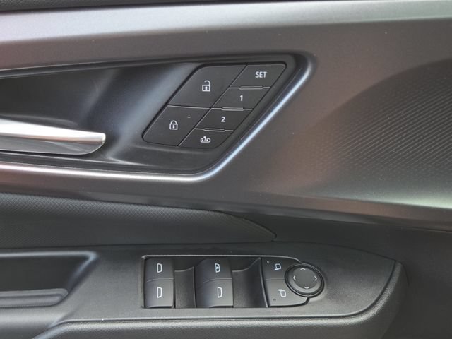 Used 2026 Chevrolet Equinox EV RS w/ Convenience Package II AWD/4WD image 26