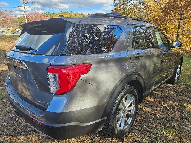 Certified 2022 Ford Explorer XLT w/ Equipment Group 202A AWD/4WD image 5