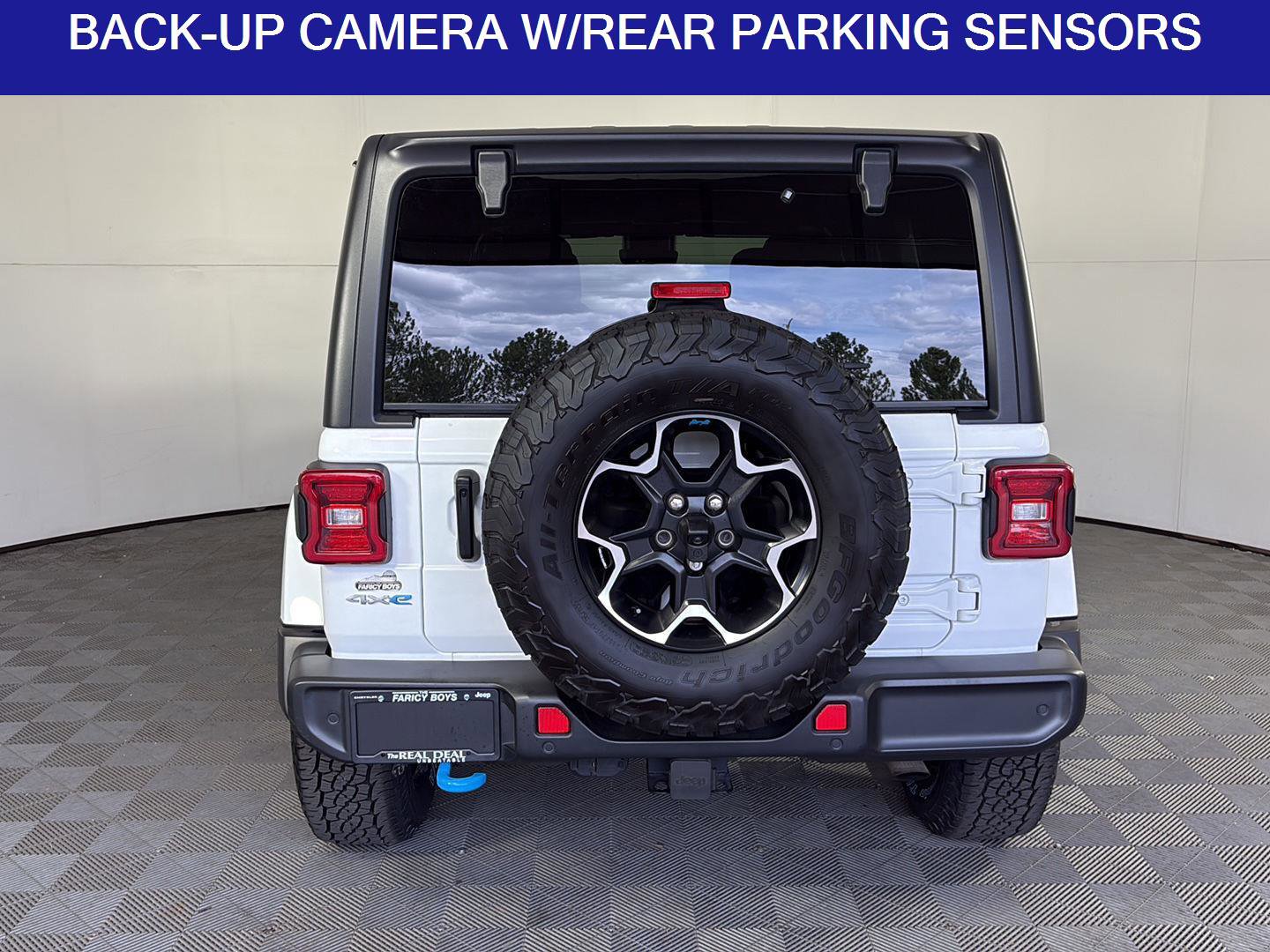 Used 2023 Jeep Wrangler Unlimited Sahara w/ Cold Weather Group AWD/4WD image 6