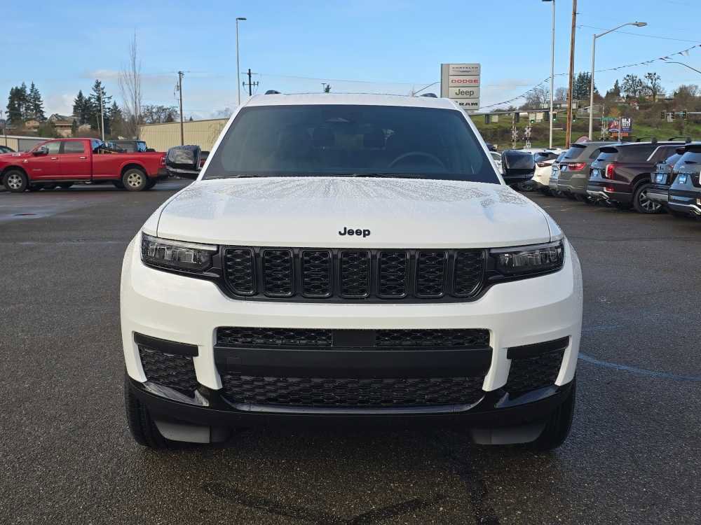 New 2025 Jeep Grand Cherokee L Altitude image 8