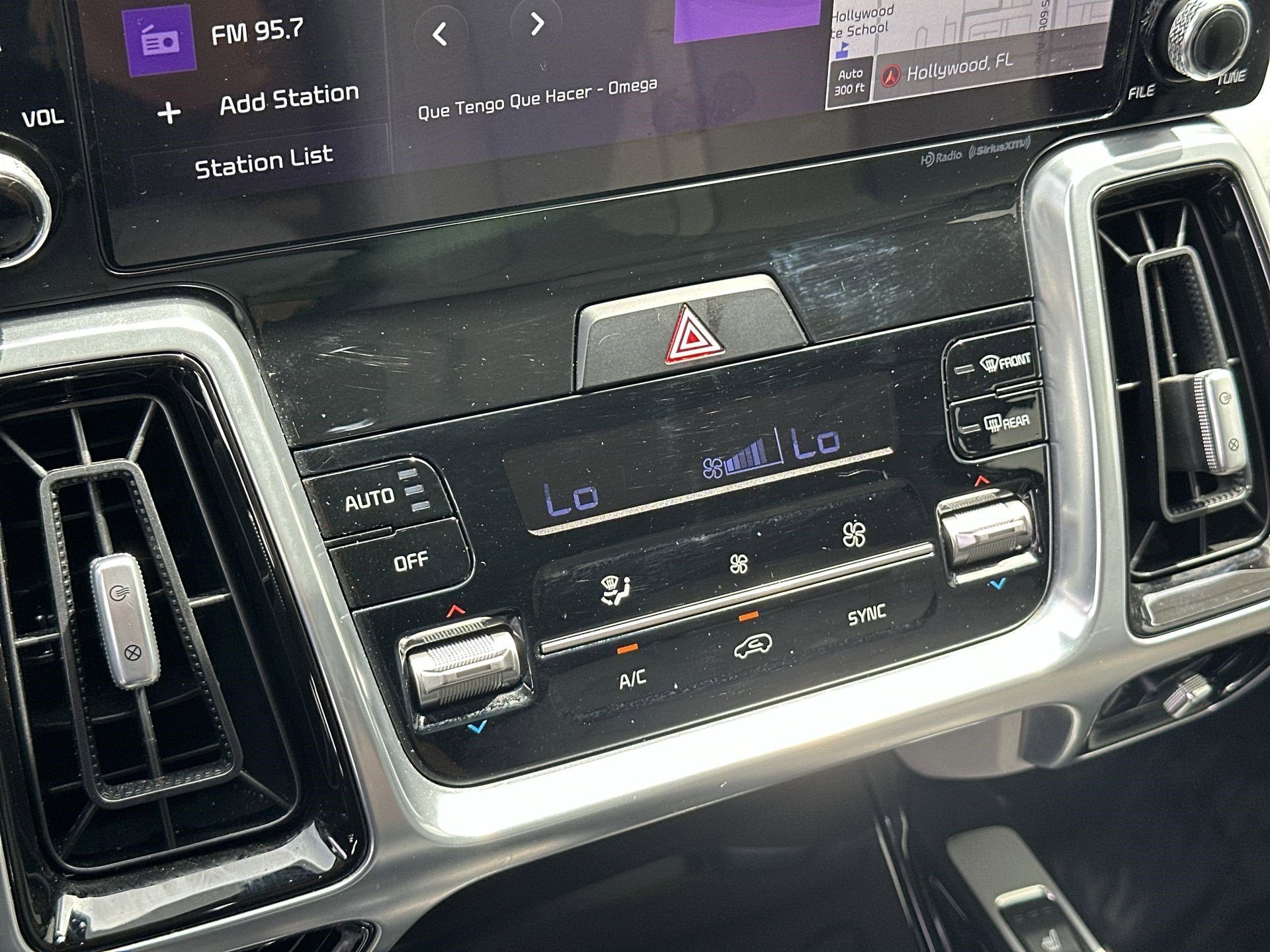 Certified 2022 Kia Sorento SX AWD/4WD image 16