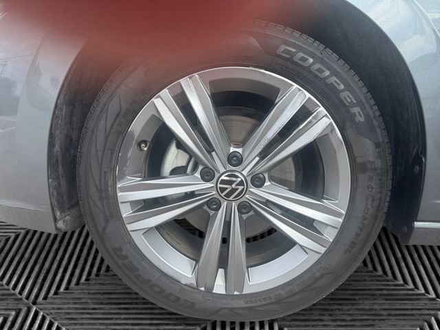 Used 2024 Volkswagen Jetta SE image 14