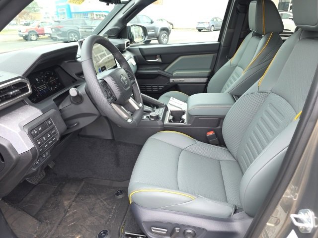 New 2025 Toyota Tacoma Trailhunter image 9