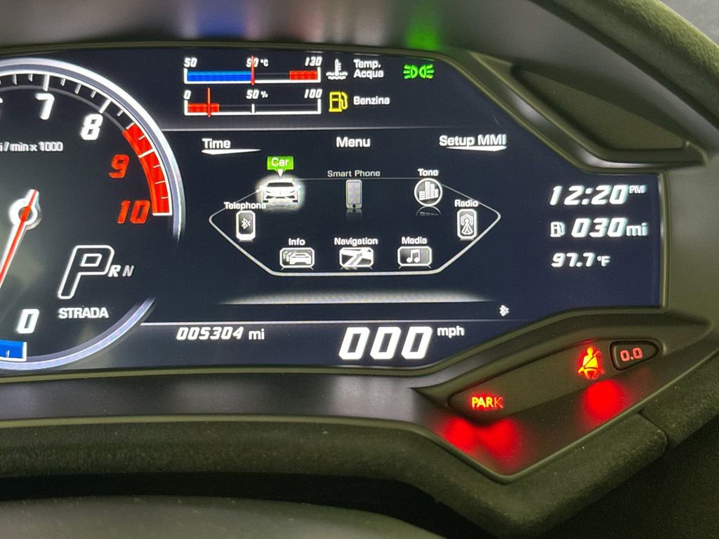 Used 2018 Lamborghini Huracan Performante AWD/4WD image 15