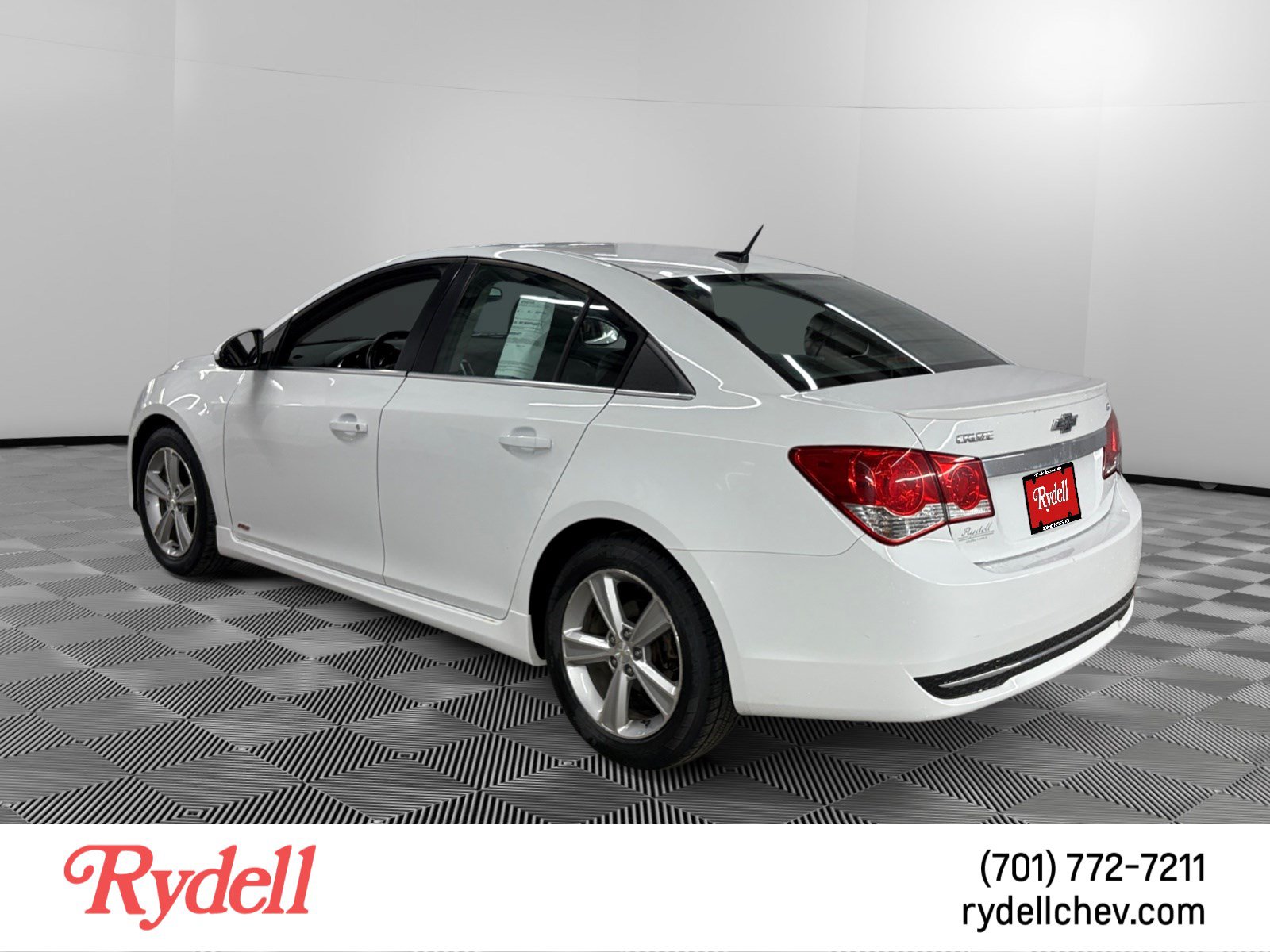 Used 2014 Chevrolet Cruze LT w/ RS Package FWD image 3