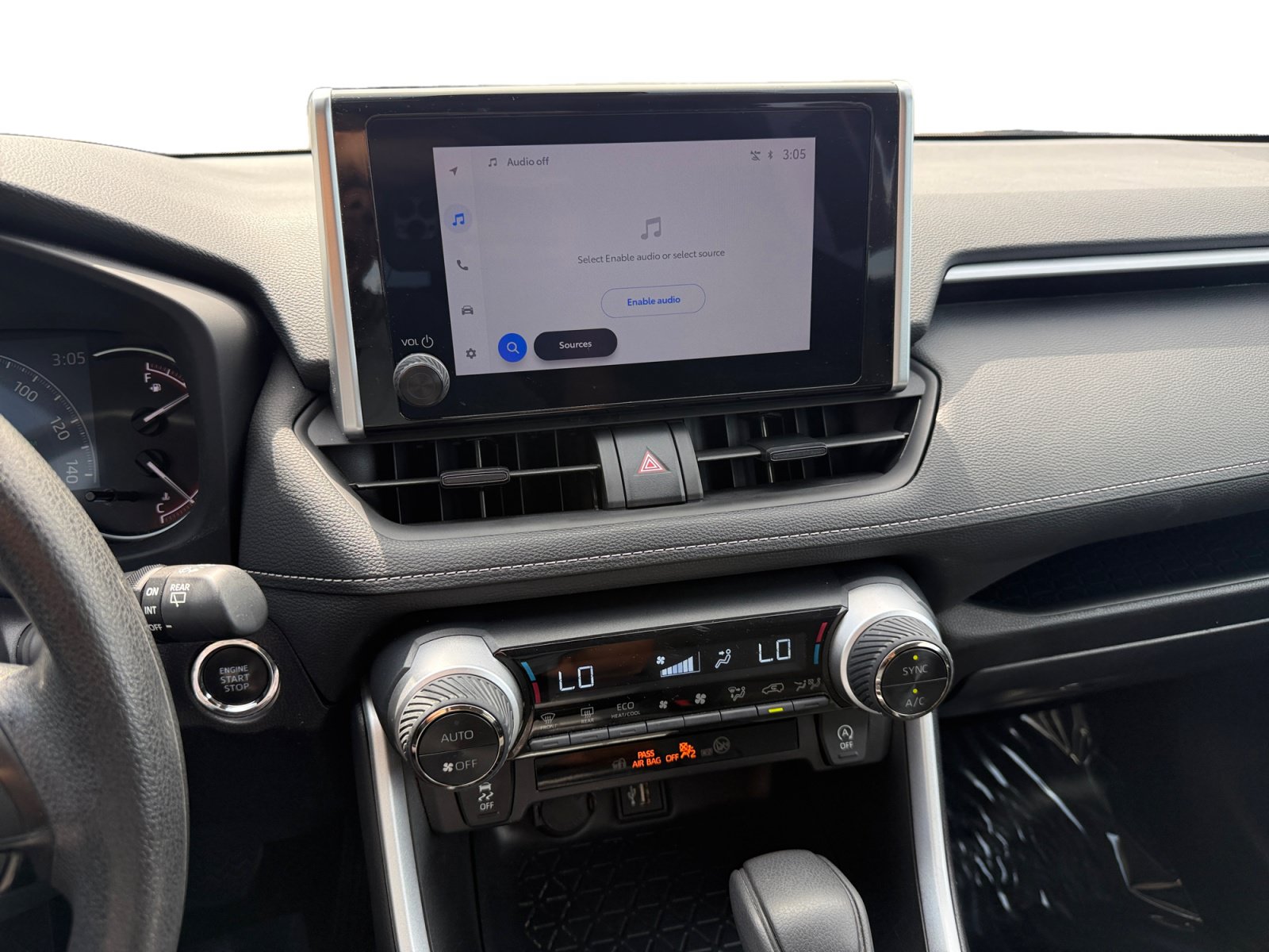 Used 2025 Toyota RAV4 XLE FWD image 12