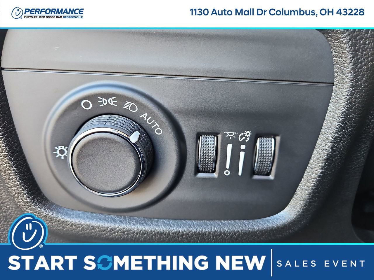 New 2025 Jeep Grand Cherokee Altitude image 30