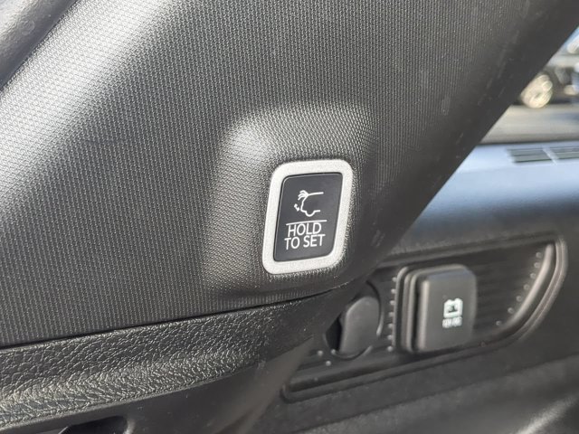 Certified 2025 Jeep Grand Cherokee Altitude AWD/4WD image 15