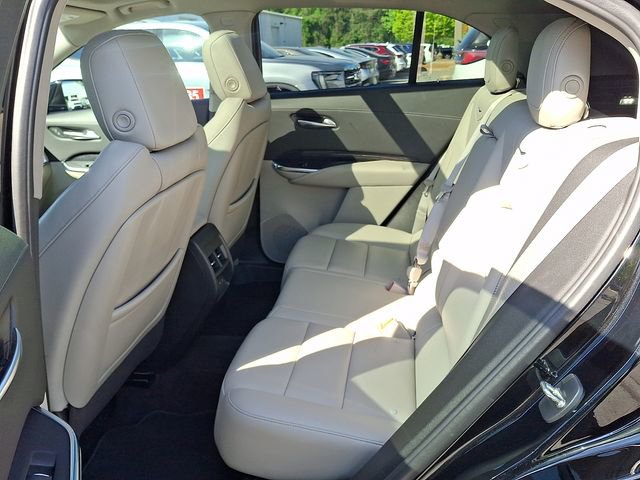 Used 2023 Cadillac XT4 Premium Luxury w/ Enhanced Visibility Package image 8