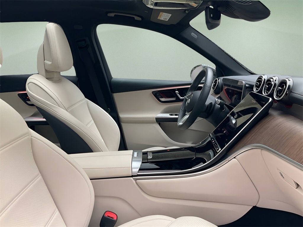 Used 2024 Mercedes-Benz GLC 300 4MATIC image 15