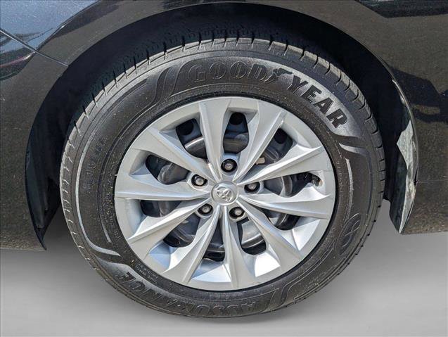 Used 2015 Toyota Camry LE FWD image 22