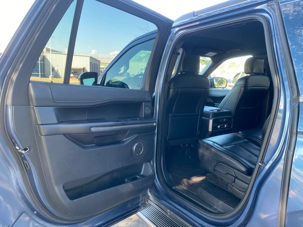 Used 2019 Ford Expedition Max XLT w/ Equipment Group 202A AWD/4WD image 27