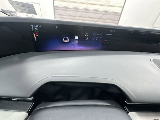 Used 2024 Lincoln Nautilus Reserve image 11