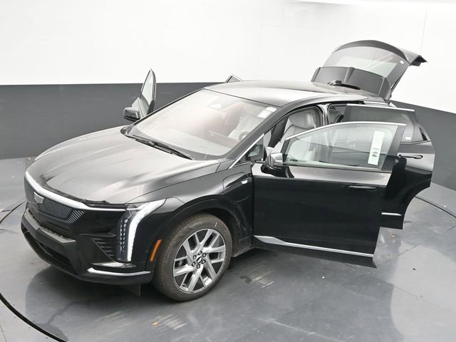 New 2025 Cadillac Optiq Luxury 1 w/ LPO, Floor Liner Package image 57