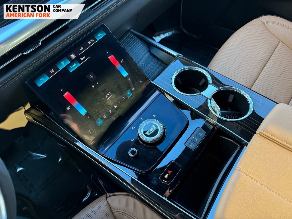 Used 2025 Cadillac Escalade Premium Luxury image 29