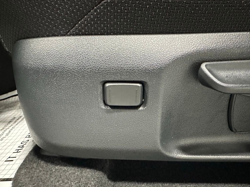 Used 2025 Toyota 4Runner SR5 image 13