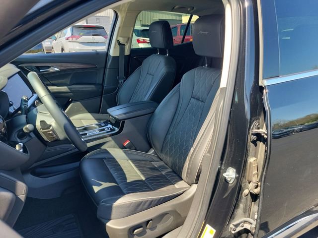 Used 2023 Buick Envision Avenir image 19