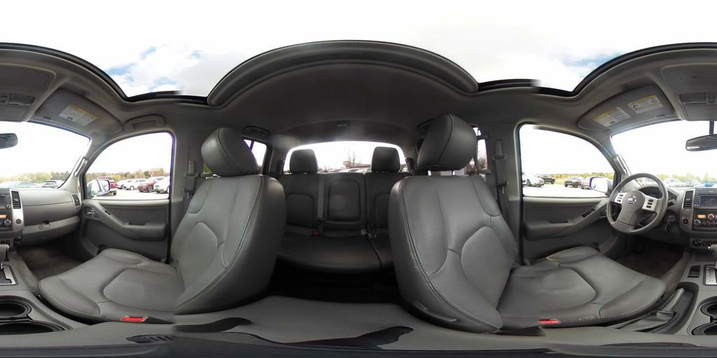 Used 2013 Nissan Frontier SL w/ Moonroof Pkg image 25