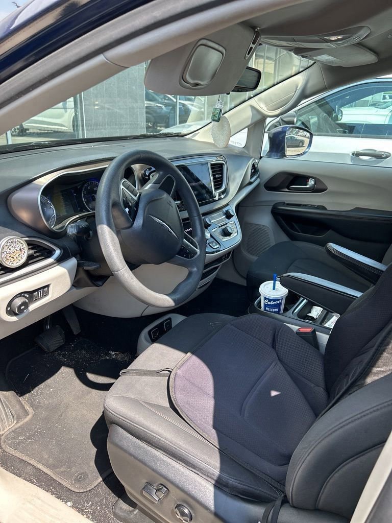 Used 2018 Chrysler Pacifica Touring Plus w/ Tire & Wheel Group image 5