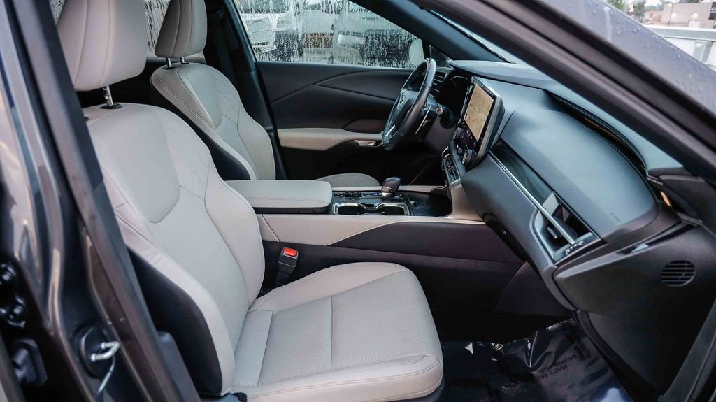 Used 2024 Lexus RX 350h w/ Kick Sensor & Tow Package image 21