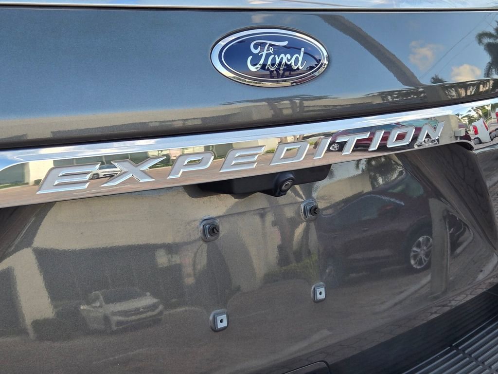 Used 2019 Ford Expedition Max XLT w/ Equipment Group 202A image 10