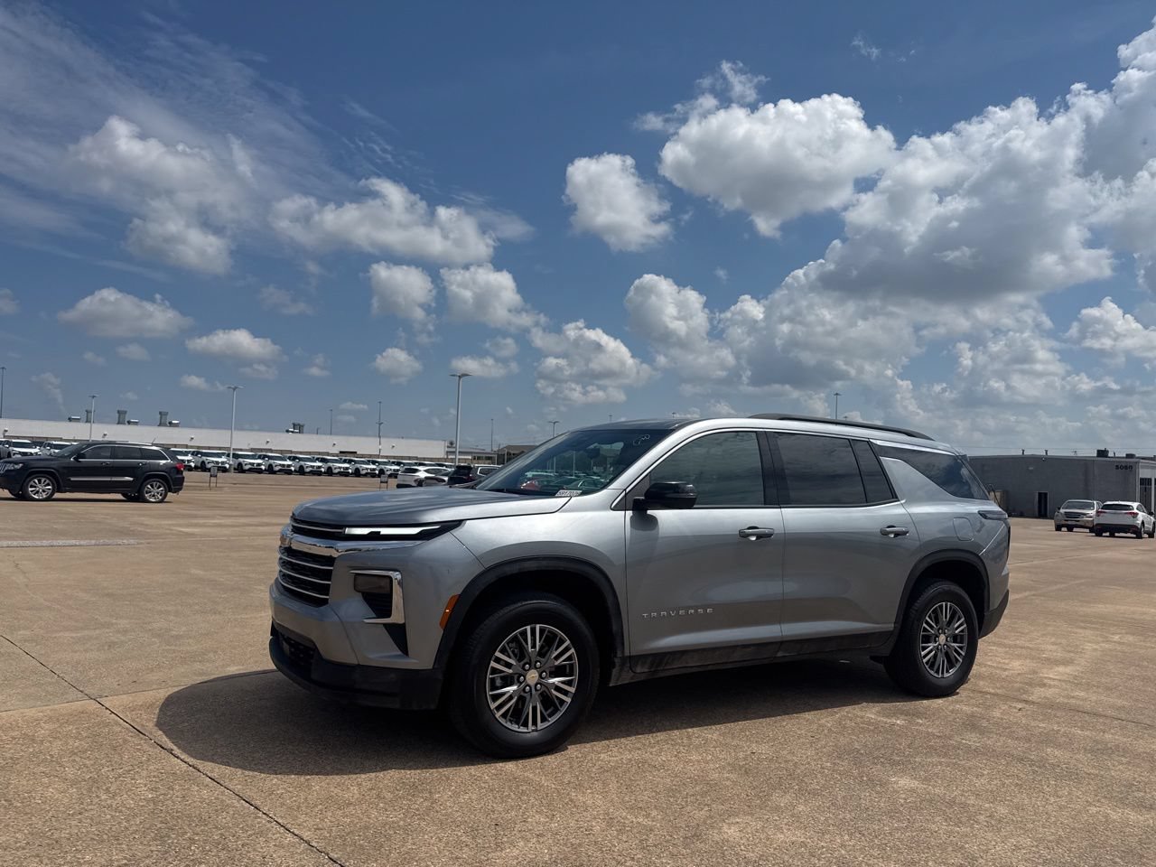 Used 2026 Chevrolet Traverse LT w/ Driver Confidence Package FWD image 10