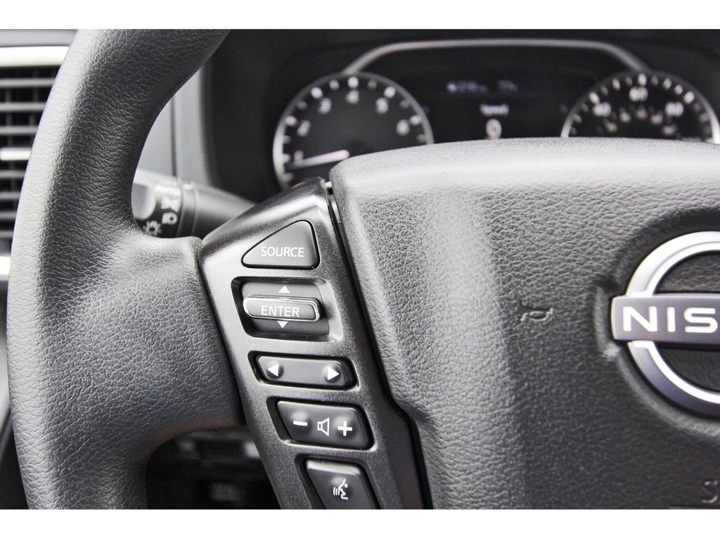 Used 2022 Nissan Frontier SV image 14