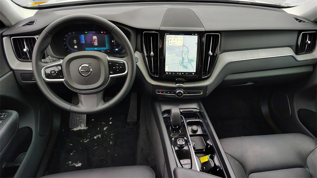 Certified 2025 Volvo XC60 B5 Plus image 11