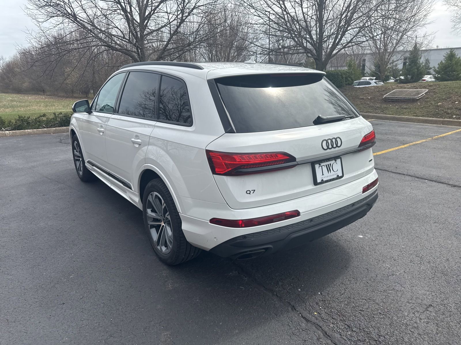 Used 2025 Audi Q7 2.0T Premium w/ Convenience Plus Package image 7